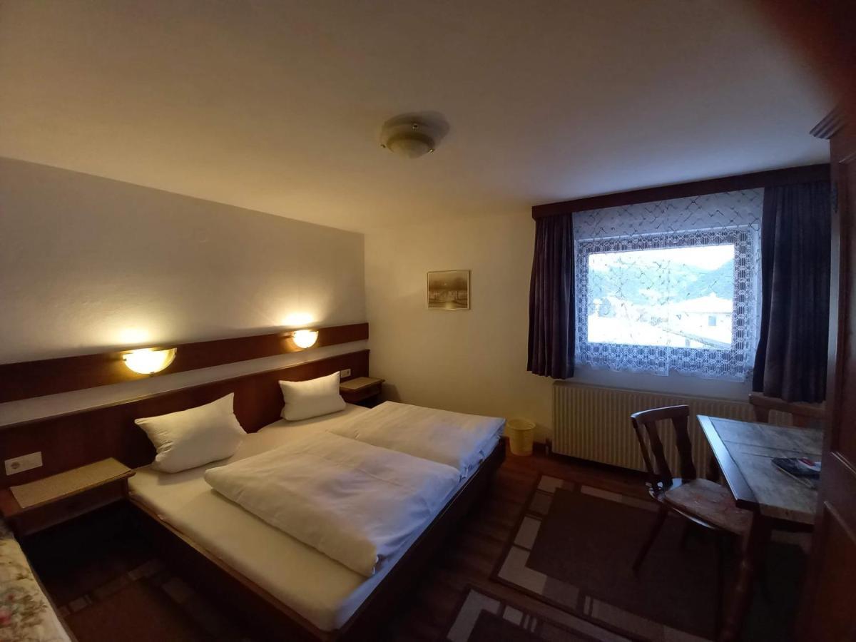 Haus Tannegg Bed and Breakfast Pettneu am Arlberg Exteriör bild
